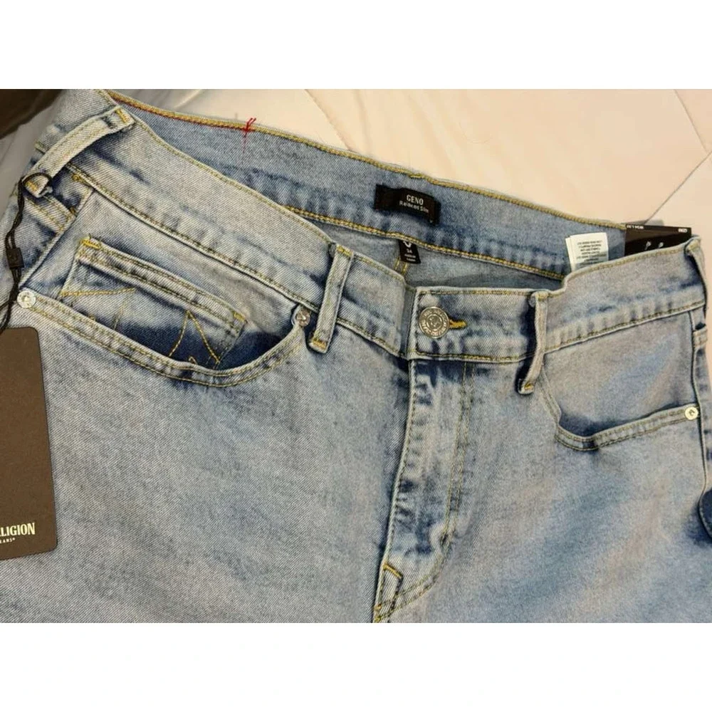 True Religion Men’s Geno SN Slim Relaxed Jeans– Light Shaker Wash –Size 34 NWT